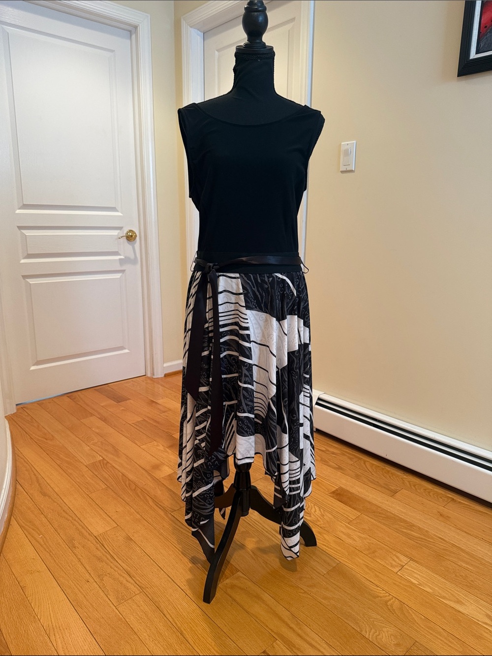 Talk of the Walk Black & White High-Low Dress with belt